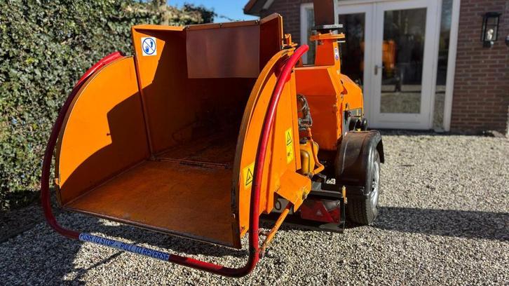 TE HUUR: Takkenversnipperaar Hakselaar Versnipperaar Jensen, Tuin en Terras, Hakselaars, Met opvangzak, Benzine, Nieuw, Ophalen of Verzenden