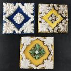 Tegel (3) - 3 Embossed Portuguese tiles - 1850-1900