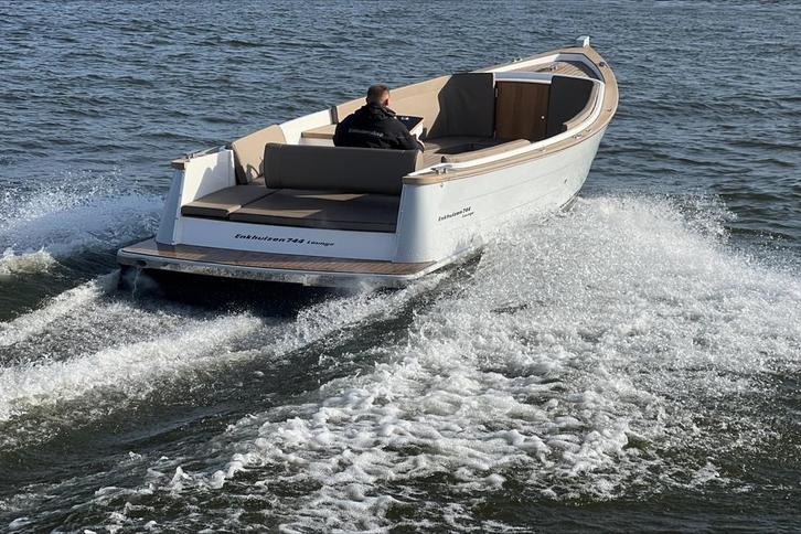 Nieuw! Enkhuizen 744 Lounge, Watersport en Boten, Sloepen, Binnenboordmotor, 30 tot 50 pk, 6 meter of meer, Diesel, Nieuw, Polyester