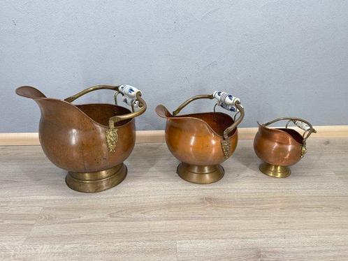 Authentieke helmvormige kolenkit / Helm shaped coal scuttle, Antiek en Kunst, Curiosa en Brocante