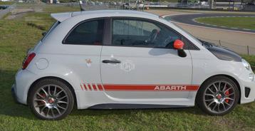 Fiat 595 Abarth carbon side skirts beschikbaar voor biedingen