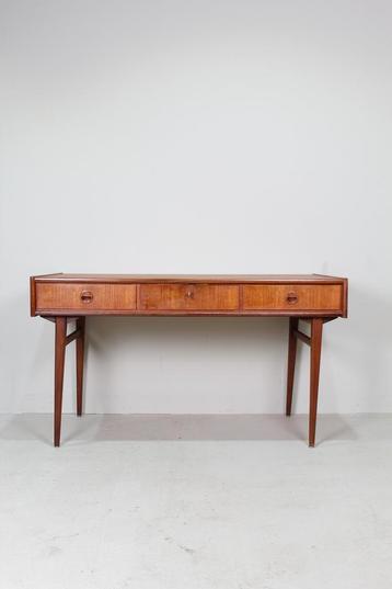 Vintage Design bureau Bartels teak beschikbaar voor biedingen