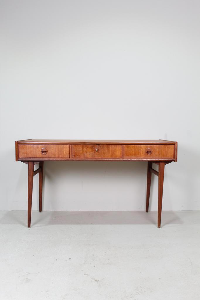 Vintage Design bureau Bartels teak, Huis en Inrichting, Bureaus, Zo goed als nieuw