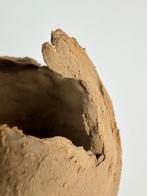 Sandra Vas - Vaas - Steengoed - Ruwe sculpturale vaas