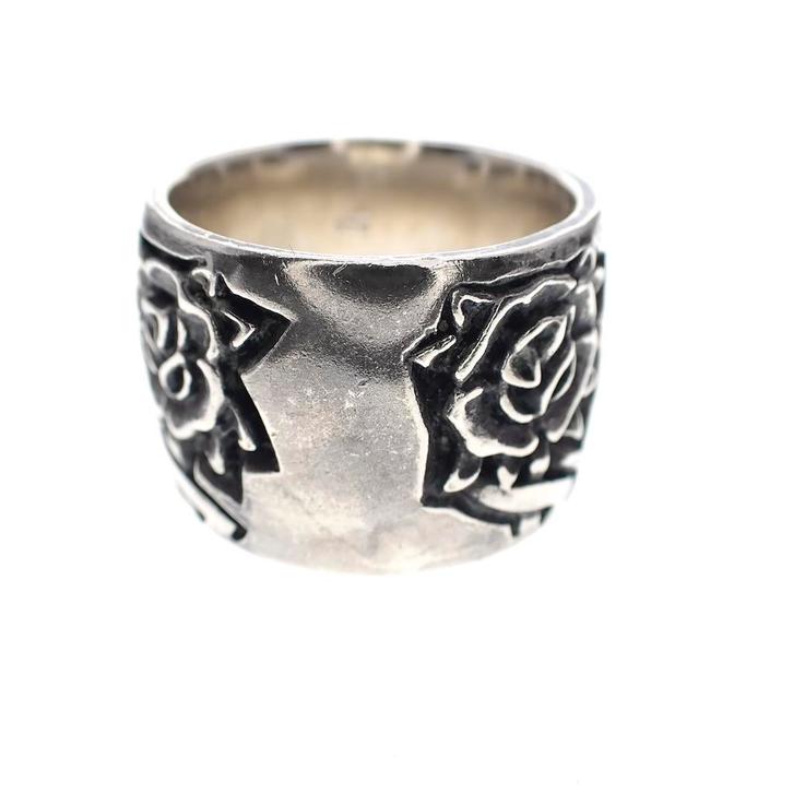 Zilveren brede ring met rozen gravures (zilveren ring), Sieraden, Tassen en Uiterlijk, Ringen, Dame, Overige kleuren, 20 of groter