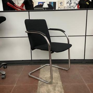 Lande vergaderstoel, met nieuwe stoffering, zwart - chroom beschikbaar voor biedingen