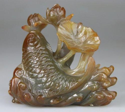 Beeldhouwwerk - Beeldje - Vissen - Lotus - Agaat,, Antiek en Kunst, Antiek | Overige Antiek