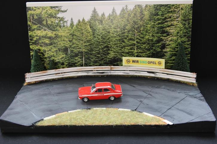 Diorama Nürburgring Carousel 1:43, Hobby en Vrije tijd, Modelbouw | Figuren en Diorama's, 1:35 tot 1:50, Nieuw, Diorama, Ophalen of Verzenden