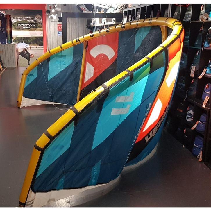Reedin Hypermodel 2024 - 11 m², Watersport en Boten, Kitesurfen, Kite, Gebruikt, 11 m², Twintip, Ophalen of Verzenden