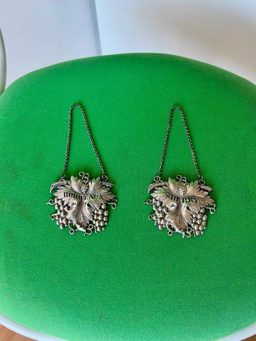 Antiek (1840) Zweedse zilveren karaflabels. - Label (2) -, Antiek en Kunst, Antiek | Goud en Zilver