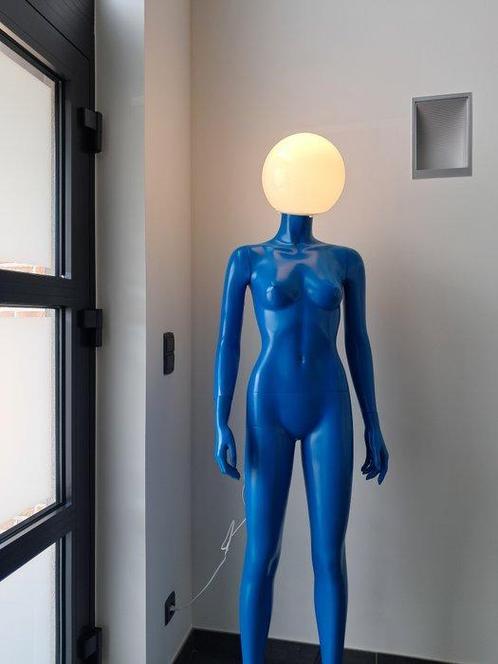 Hans Boodt - Mannequin - Kunstzinnige mannequin/lamp - Hars,, Antiek en Kunst, Curiosa en Brocante
