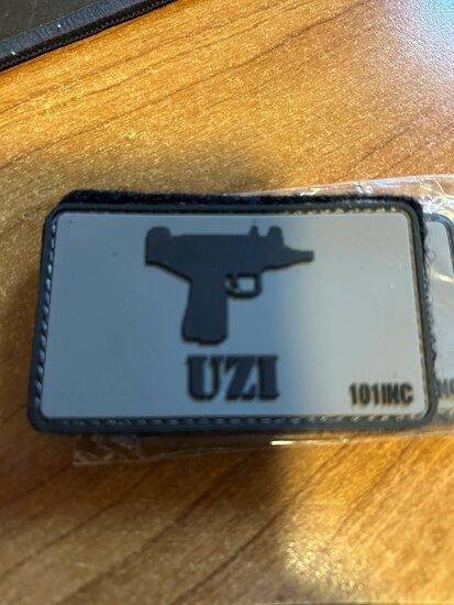 Uzi  pvc met klittenband, Verzamelen, Militaria | Algemeen, Verzenden