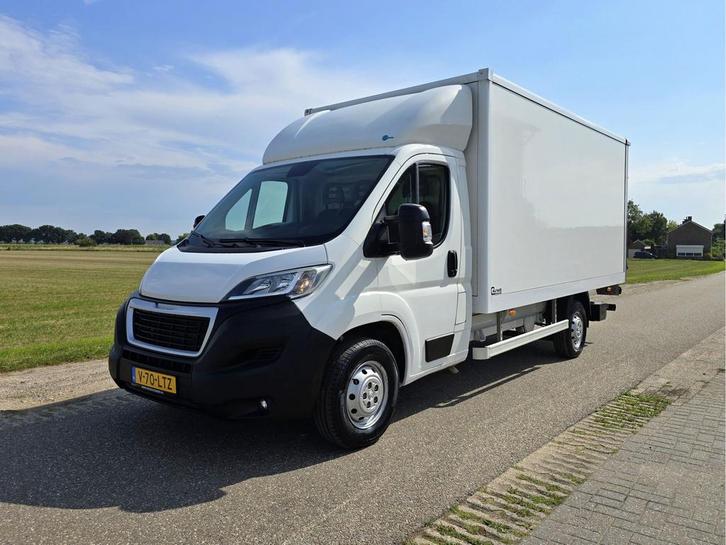 Peugeot Boxer 435 2.2 BlueHDi Bakwagen + laadklep, Auto's, Bestelauto's, Onderhoudsboekje, Lease, Zwart, Handgeschakeld, Financial lease