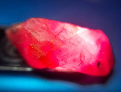 17,6 ct - Onbehandelde natuurlijke robijn - Ruw- 3.52 g, Verzamelen, Mineralen en Fossielen