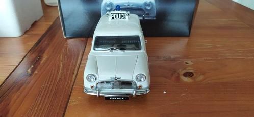 Kyosho 1:18 - Modelauto - Mini Cooper S Police 1968, Hobby en Vrije tijd, Modelauto's | 1:5 tot 1:12
