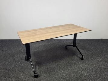 Verrijdbare Klaptafel 140x70 cm beschikbaar voor biedingen