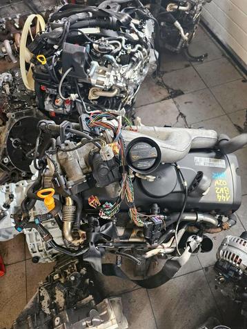 MOTOR VW T5 2.5TDI AXD AXE KOMPLETT TOP ZUSTAND beschikbaar voor biedingen
