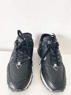 Louis Vuitton - Run Away - Low-top sneakers - Maat: EU 44.5, Nieuw