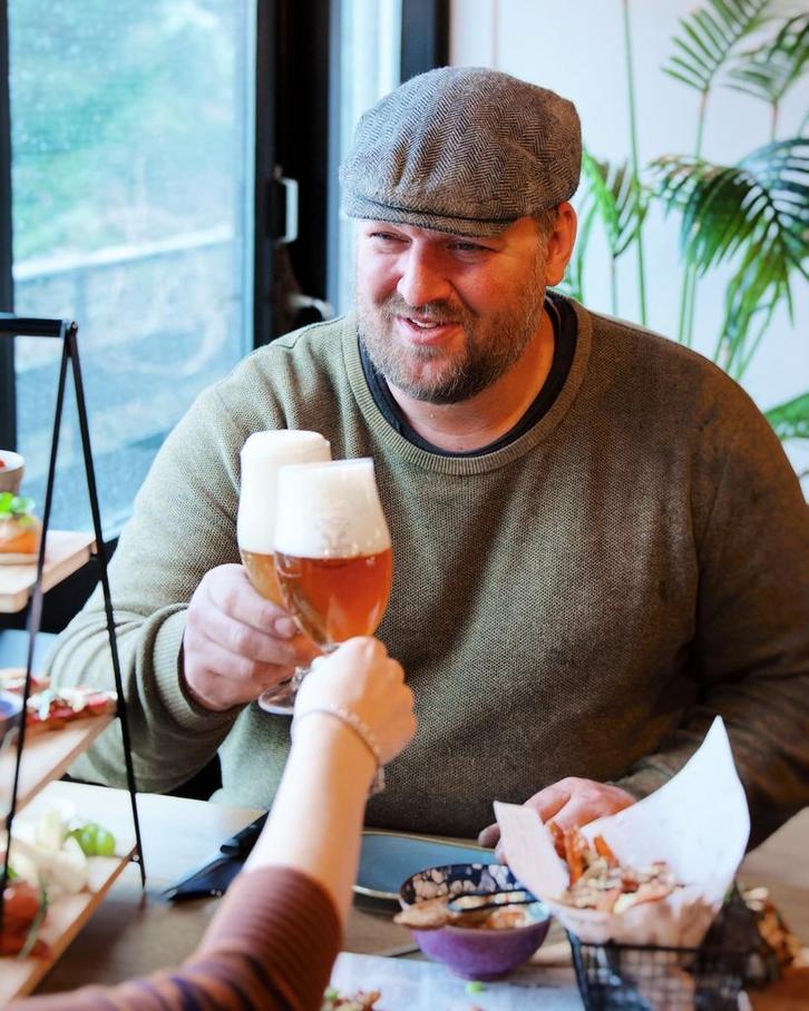 unieke, stijlvolle, en duurzame kiezelvormige eettafel deens, Huis en Inrichting, Tafels | Eettafels, 100 tot 150 cm, 200 cm of meer