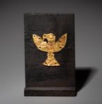 Scythisch Goud adelaar applicatie. Groot en stevig. 11 cm H