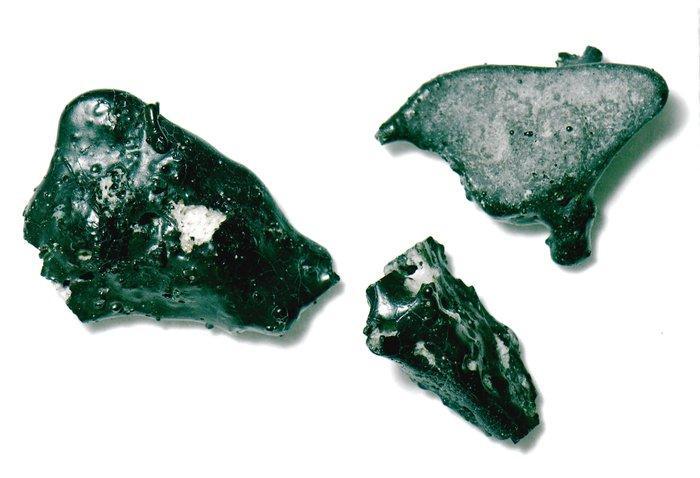 Impactglas WABAR-krater Tektiet - 8.8 g - (3), Verzamelen, Mineralen en Fossielen