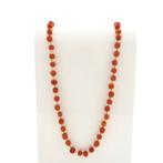 Vintage bloedkoraal kralen ketting met gouden slot | 76 cm, Gebruikt, Overige kleuren, Ophalen of Verzenden, Met edelsteen