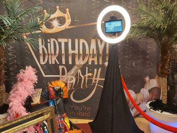Photobooth, led palmbomen, rode loper, thema achterwand 3x2m beschikbaar voor biedingen