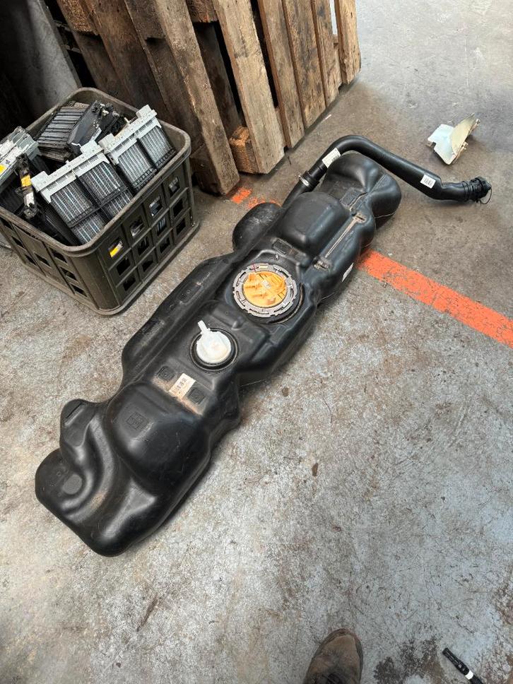 Brandstoftank met pomp ZGAN Mercedes Sprinter w907, Auto-onderdelen, Brandstofsystemen, Gebruikt, 3 maanden garantie, Mercedes-Benz