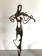 sculptuur, “ De Violist “ - 35 cm - Brons