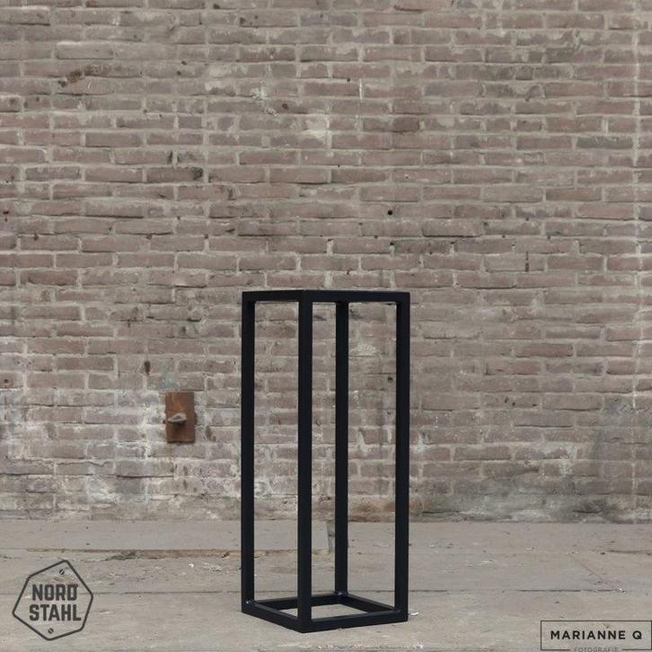 Sokkel - Eikenhout en staal - Nordstahl, Huis en Inrichting, Kasten | Overige, Nieuw, Verzenden