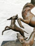 sculptuur, Jacht tafereel - Opgejaagd hert - 29 cm - Brons,, Antiek en Kunst