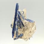 CIANEE BLAUW ingelijst in witKwarts Kristallen op matrix -, Verzamelen, Mineralen en Fossielen