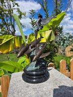 Beeld, Fairy Riding Flying Fish - 38 cm - Brons, Marmer