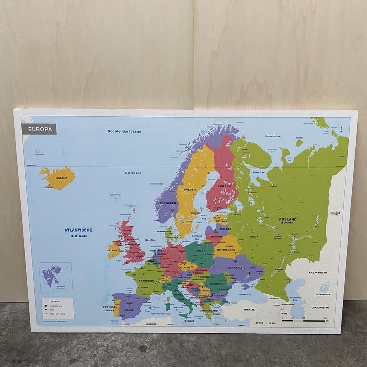 OUTLET - Prikbord Europa kaart KIDS - 100 x 140cm, Huis en Inrichting, Woonaccessoires | Memoborden, Ophalen of Verzenden