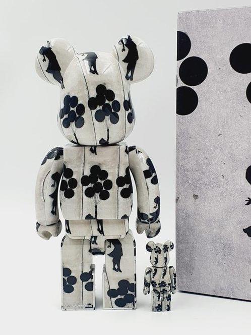 Banksy x Brandalism x Medicom Toy Be@rbrick - Flying Balloon, Antiek en Kunst, Kunst | Schilderijen | Modern