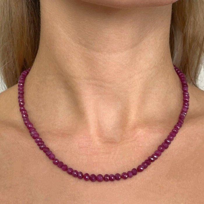 Natuurlijke massieve robijn ketting, 108 ct., facetgeslepen,, Verzamelen, Mineralen en Fossielen