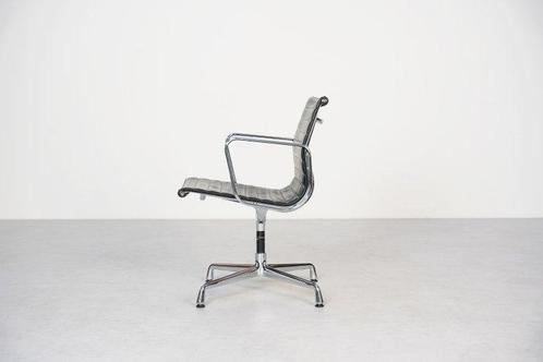 Vitra - Charles & Ray Eames - Bureaustoel - EA108 -, Antiek en Kunst, Antiek | Meubels | Stoelen en Banken