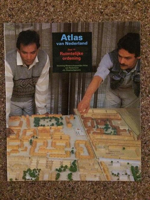 Atlas van Nederland, deel 18 ruimtelijke ordening E. Bobbert, Boeken, Reisgidsen, Zo goed als nieuw, Verzenden
