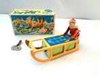 Gescha - Blikken speelgoed - Bob-Boy Boy on sled - No., Antiek en Kunst, Antiek | Speelgoed