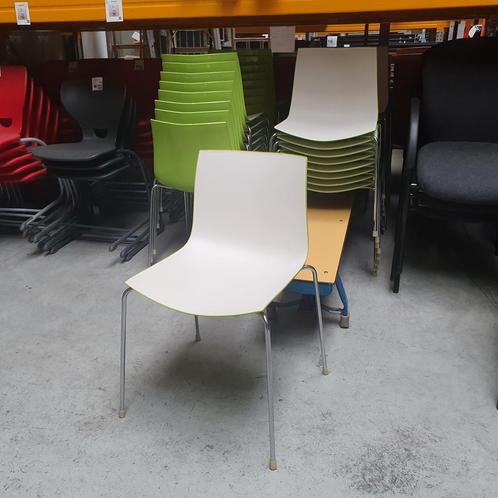 Arper Catifa 46 design stoel - wit/groen kunststof, Huis en Inrichting, Stoelen, Ophalen of Verzenden