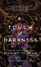 A Touch of Darkness - EN - Scarlett St. Clair - Paperback, Gelezen, Scarlett St. Clair, Ophalen of Verzenden, Fictie