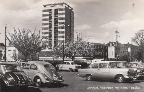 ARNHEM - Velpersplein met Nillmij-Torenflat, Verzamelen, Ansichtkaarten | Nederland, Verzenden