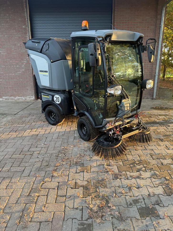 Karcher Mic 34 werktuigendrager veegmachine sneeuwschuif, Zakelijke goederen, Machines en Bouw | Tuin, Park en Bosbouw