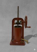 Industriële apparatuur - Kleine oliemolen - Italië - Kleine, Antiek en Kunst
