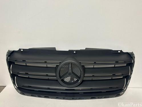 Mercedes-Benz Sprinter W907 W910 Grille A9108852800, Auto-onderdelen, Carrosserie en Plaatwerk, Gebruikt, Mercedes-Benz, Voor