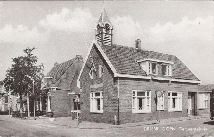 DRIEBRUGGEN - Gemeentehuis, Verzamelen, Ansichtkaarten | Nederland, Verzenden