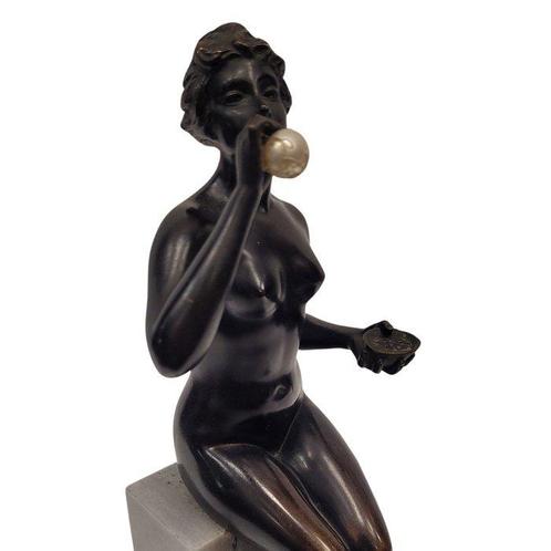 sculptuur, Mujer soplando burbujas - 29 cm - Brons, Marmer, Antiek en Kunst, Kunst | Designobjecten