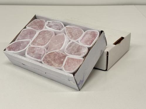 Veiling - Ruwe rozenkwarts in doos, Verzamelen, Mineralen en Fossielen
