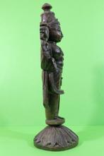 Lakshmi op lotusbasis - Hout - India - Begin 20e eeuw