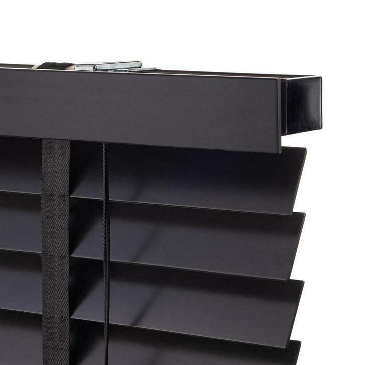 Houten jaloezie 50mm zwart band 300x175 op maat voor €15,95, Huis en Inrichting, Stoffering | Gordijnen en Lamellen, Wit, Zwart